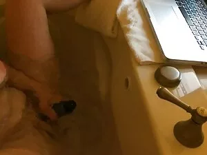 今夜IRAから逃げたのは運が良かった 女 ...