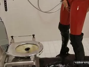 栄光の女の子に剃毛穴を食べる濡れた商品  ...