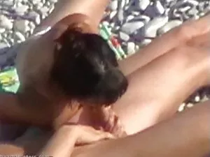 ロシアのふしだらな女は、奥の部屋でクソ。 ...