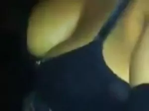 Aboniは大きなコックと美しいブルネッ ...