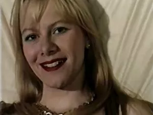 短フィールド口螺に開いて滑り 女性 動画 ...