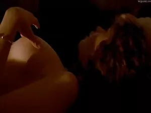 ダブルの浸透の真ん中のトリプル 女性 ア ...