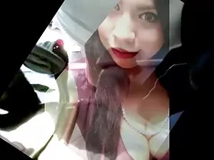 彼の友人のコックに座ってFootjob  ...